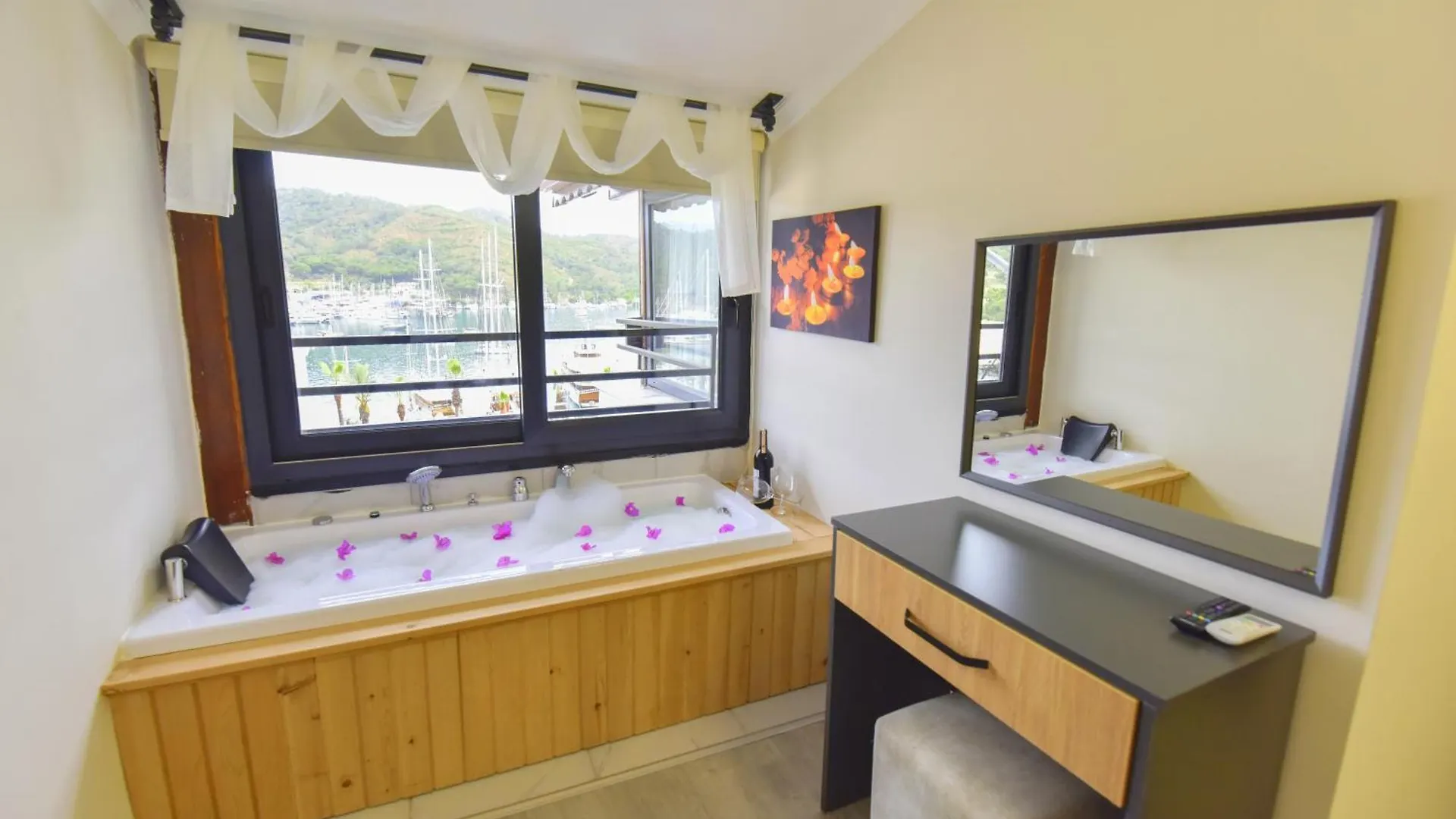 Mykonut Boutique Suites Фетхие 2*,